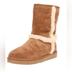 UGG AUSTRALIA FOR WOMEN: CARTER CHESTNUT ANKLE BOOT. VERY GOOD CONDITION SIZE 7